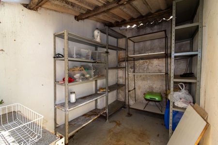 Casa à venda com 300m², 2 quartos e 2 vagasÁrea de serviço