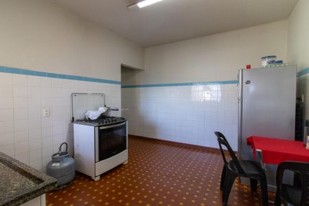 Casa à venda com 300m², 2 quartos e 2 vagasCozinha
