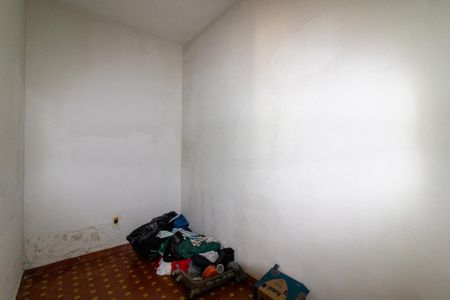 Casa à venda com 300m², 2 quartos e 2 vagasQuarto de Serviço