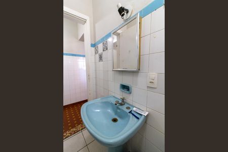 Casa à venda com 300m², 2 quartos e 2 vagasBanheiro