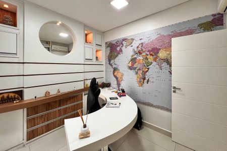 Casa de condomínio à venda com 250m², 3 quartos e 4 vagasEscritório