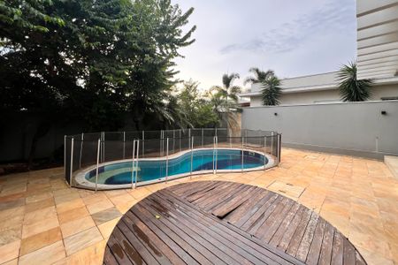 Casa de condomínio à venda com 250m², 3 quartos e 4 vagasQuintal - Piscina