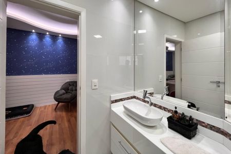 Casa de condomínio à venda com 250m², 3 quartos e 4 vagasBanheiro Suíte 2