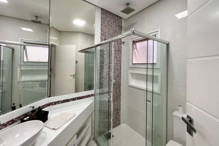 Casa de condomínio à venda com 250m², 3 quartos e 4 vagasBanheiro Suíte 2