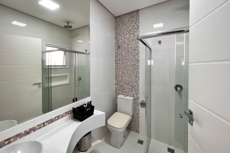 Casa de condomínio à venda com 250m², 3 quartos e 4 vagasBanheiro Suíte 3