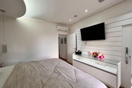 Casa de condomínio à venda com 250m², 3 quartos e 4 vagasQuarto Suíte