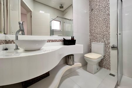 Casa de condomínio à venda com 250m², 3 quartos e 4 vagasBanheiro Suíte 3