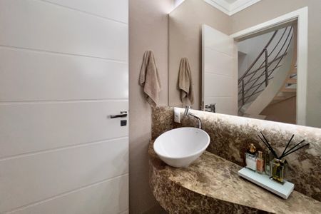 Casa de condomínio à venda com 250m², 3 quartos e 4 vagasLavabo