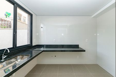 Apartamento à venda com 150m², 2 quartos e 2 vagasCozinha