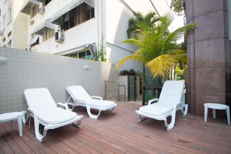 Apartamento à venda com 71m², 2 quartos e 2 vagasÁrea comum - piscina