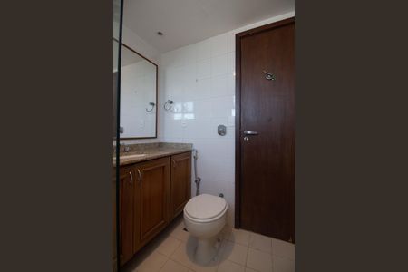 Apartamento à venda com 71m², 2 quartos e 2 vagasBanheiro social