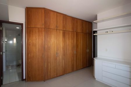 Apartamento à venda com 71m², 2 quartos e 2 vagasSuíte