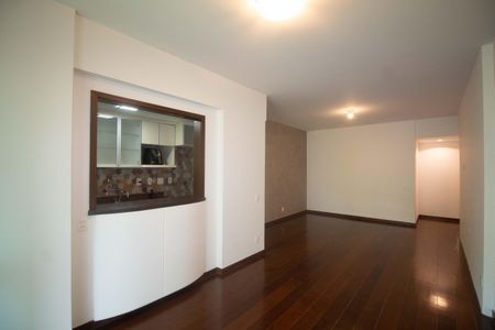 Apartamento à venda com 71m², 2 quartos e 2 vagasSala