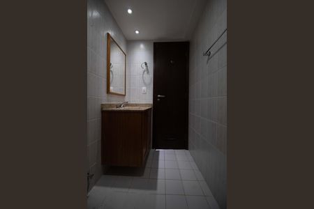 Apartamento à venda com 71m², 2 quartos e 2 vagasBanheiro da Suíte