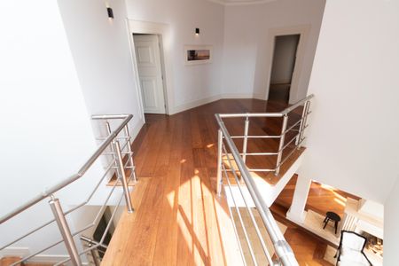 Casa de condomínio para alugar com 750m², 4 quartos e 4 vagasESCADAS