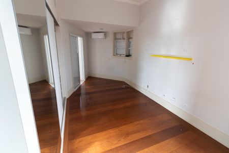 Casa de condomínio para alugar com 750m², 4 quartos e 4 vagasSUITE 3