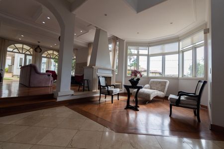 Casa de condomínio para alugar com 750m², 4 quartos e 4 vagasSALA DE ESTAR