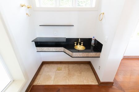 Casa de condomínio para alugar com 750m², 4 quartos e 4 vagasLAVABO