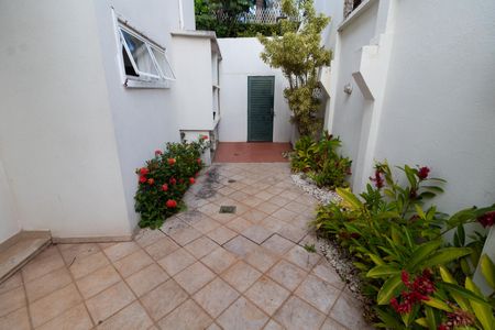 Casa de condomínio para alugar com 750m², 4 quartos e 4 vagasÁREA EXTERNAA