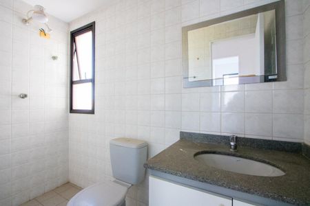 Apartamento para alugar com 86m², 3 quartos e 1 vaga Apartamento para alugar com 86m², 3 quartos e 1 vagaBanheiro social