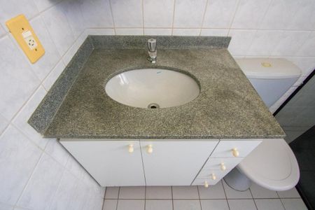 Apartamento para alugar com 86m², 3 quartos e 1 vaga Apartamento para alugar com 86m², 3 quartos e 1 vagaBanheiro do quarto 1