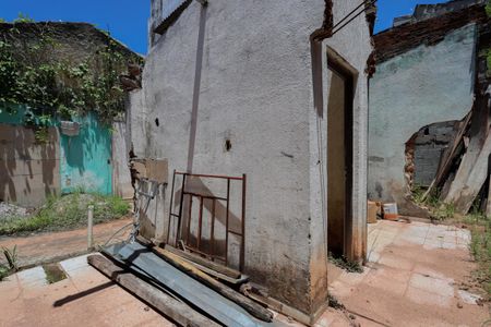 Casa à venda com 290m², 2 quartos e sem vagaQuintal