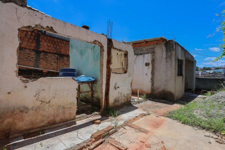 Casa à venda com 290m², 2 quartos e sem vagaQuintal