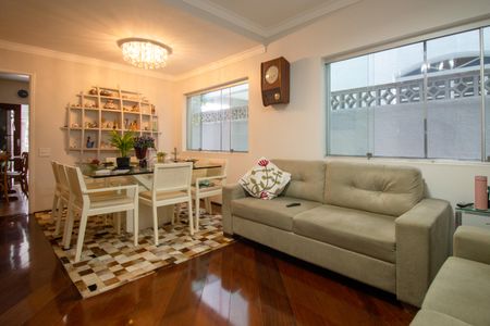 Casa à venda com 140m², 3 quartos e 1 vagaSala