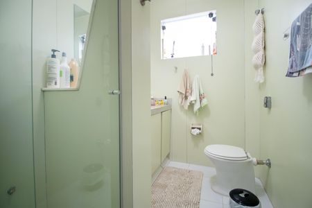 Casa à venda com 140m², 3 quartos e 1 vagaBanheiro 2