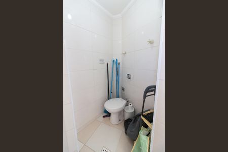 Apartamento à venda com 86m², 2 quartos e sem vaga Apartamento à venda com 86m², 2 quartos e sem vagaBanheiro de serviço