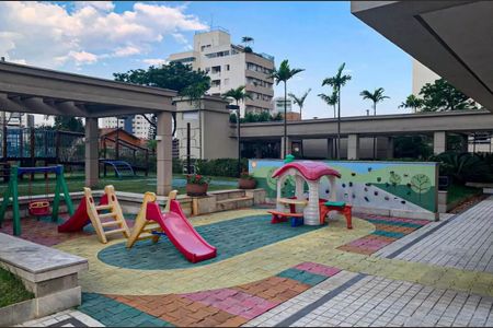Apartamento à venda com 149m², 4 quartos e 2 vagasÁrea comum - Playground