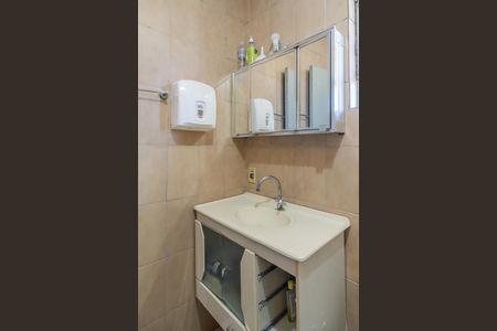 Casa à venda com 200m², 4 quartos e sem vagaBanheiro 1