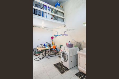 Casa à venda com 200m², 4 quartos e sem vagaÁrea de Serviço