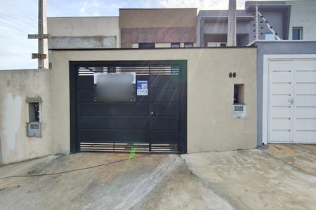 Casa à venda com 120m², 3 quartos e 2 vagasFachada