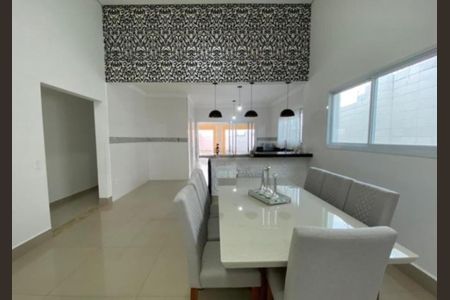 Casa de condomínio à venda com 230m², 3 quartos e 4 vagasFoto 08