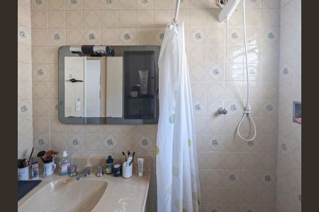 Casa à venda com 250m², 4 quartos e 3 vagas Casa à venda com 250m², 4 quartos e 3 vagasBanheiro da Suíte