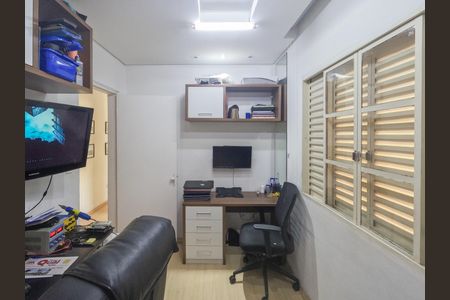 Casa à venda com 250m², 4 quartos e 3 vagas Casa à venda com 250m², 4 quartos e 3 vagasQuarto 2