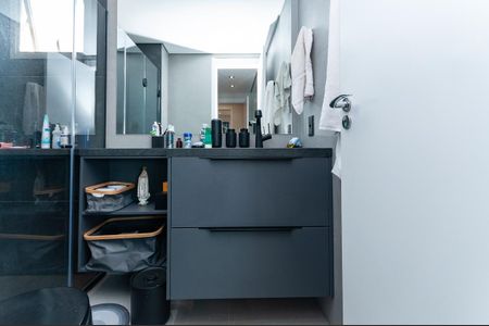 Apartamento à venda com 116m², 3 quartos e 2 vagasBanheiro do quarto 2 Suíte