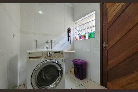 Casa à venda com 157m², 3 quartos e 4 vagasLavanderia