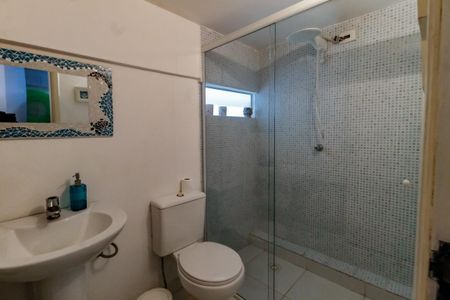 Casa à venda com 300m², 5 quartos e 4 vagasPiscina - Banheiro 