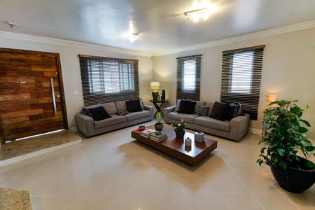 Casa à venda com 300m², 5 quartos e 4 vagasSala 1