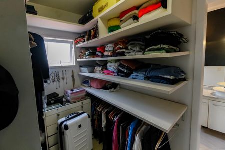 Casa à venda com 300m², 5 quartos e 4 vagasCloset da suíte 4