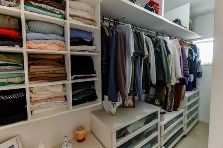 Casa à venda com 300m², 5 quartos e 4 vagasCloset da suíte 2