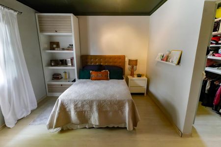 Casa à venda com 300m², 5 quartos e 4 vagasSuíte 4