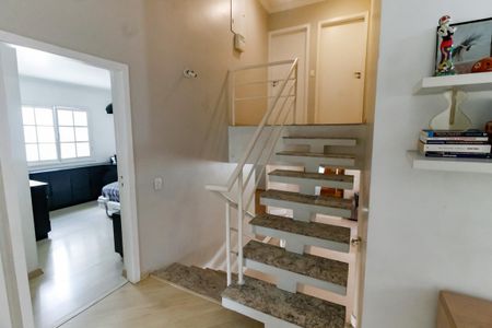 Casa à venda com 300m², 5 quartos e 4 vagasEscada acesso suítes