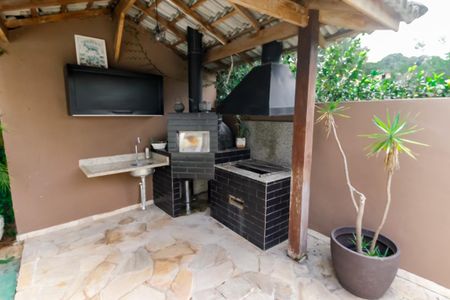 Casa à venda com 300m², 5 quartos e 4 vagasEspaço Gourmet - Churrasqueira