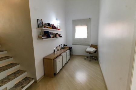 Casa à venda com 300m², 5 quartos e 4 vagasEscritório