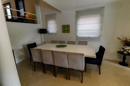 Casa à venda com 300m², 5 quartos e 4 vagasSala 4 - jantar