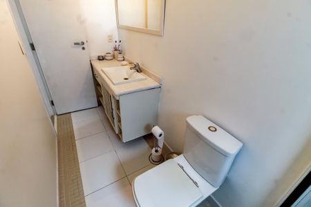 Casa à venda com 300m², 5 quartos e 4 vagasBanheiro da Suíte 5