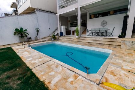 Casa à venda com 300m², 5 quartos e 4 vagasPiscina